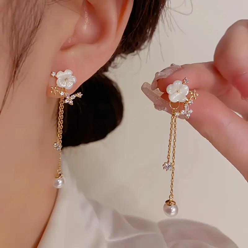 A Pair of Light Luxury Artistic Sweet And Fresh Flowers, Two Earrings, Female Forest Earrings, Versatile And Fashionable Earrings