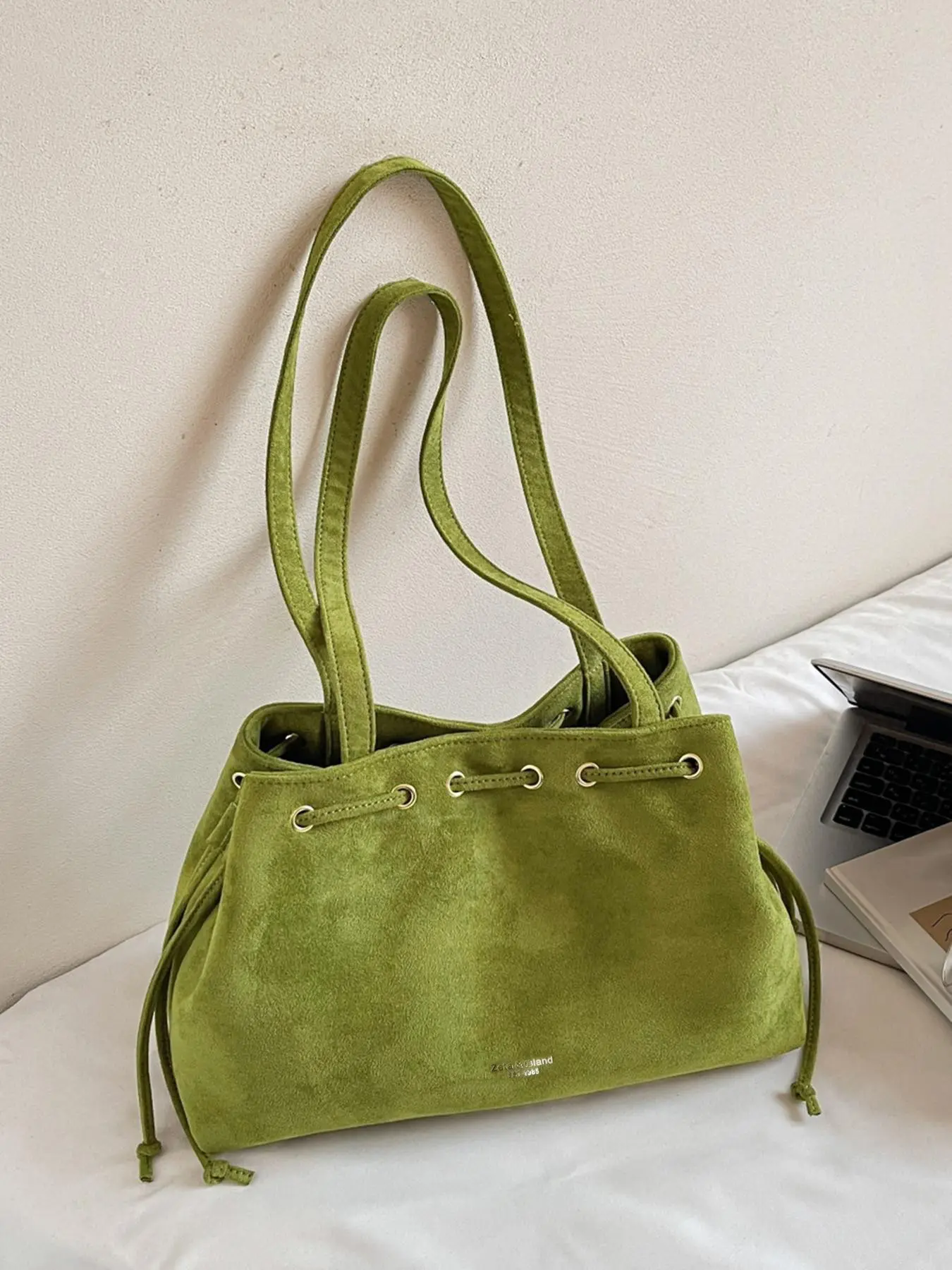 Retro Exquisite Tote Bag with Drawstring Closure Design, Stylish Versatile Large-Capacity Shoulder Bag, Suitable for Dates and Parties, Casual Commuter Bag