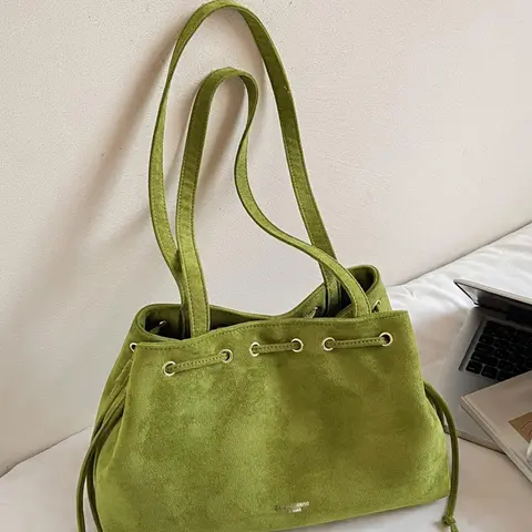 Autumn and winter casual retro exquisite drawstring closure tote bag, fashionable and versatile large capacity shoulder bag, suitable for dates, parties and daily social occasions, PU Shoulder Bags