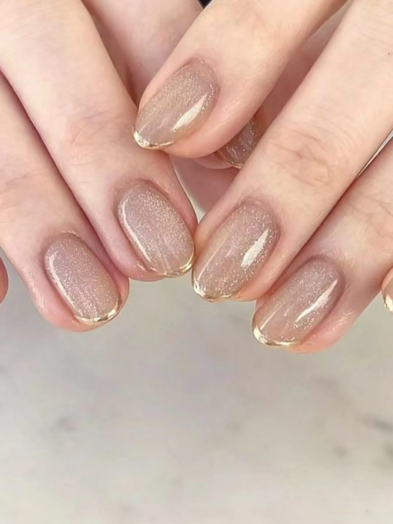 Short French Glitter Nail Tips, Elegant Plain Design, All-Season Wearable Armor Nails, Acrylic Chain Material, Batch Number 1