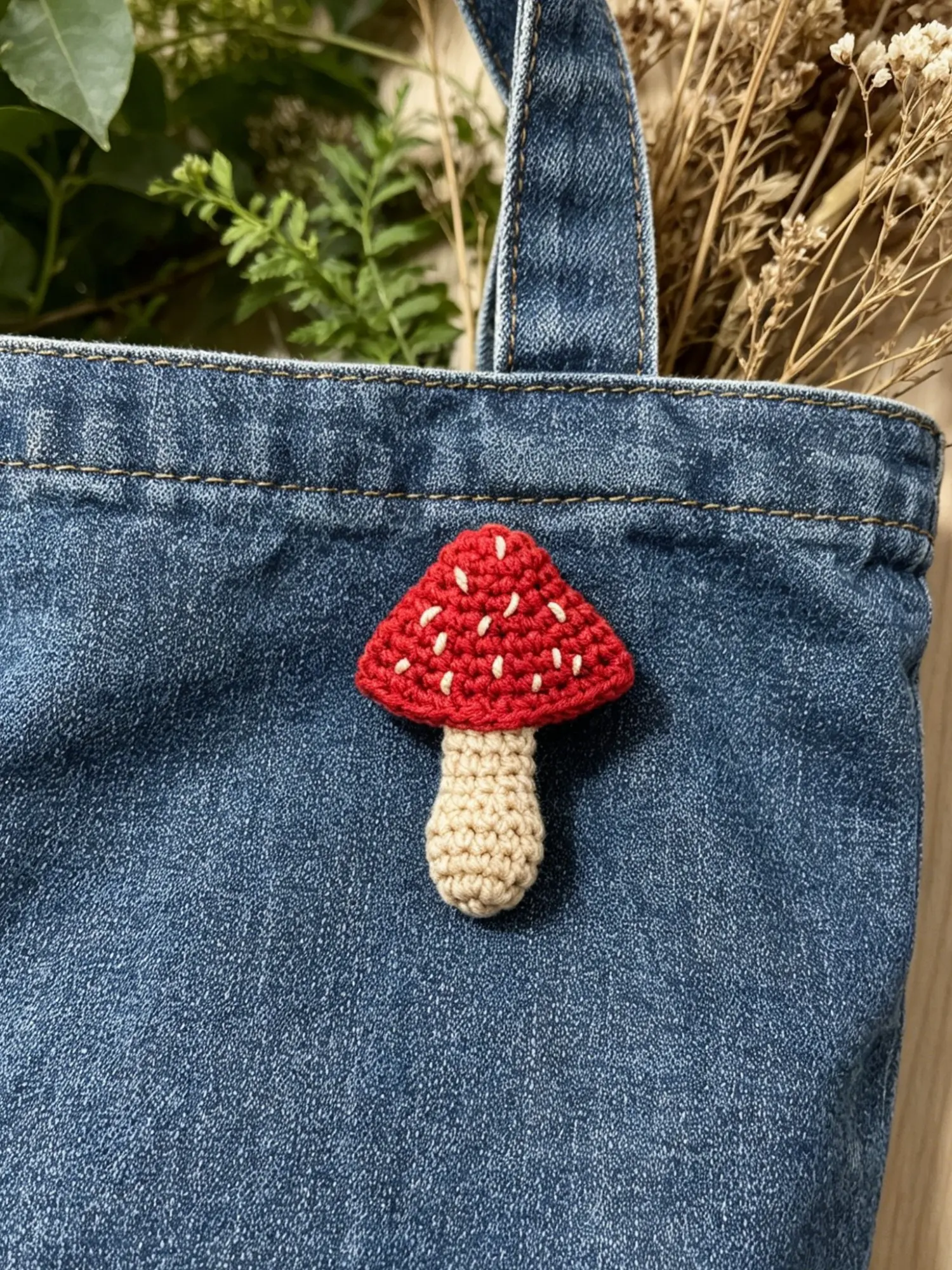 Handmade DIY Natural Style Forest Mushroom Crochet Bag Hat Pin Decoration, Unique Craftsmanship for Stylish Accessories, Decor Pins