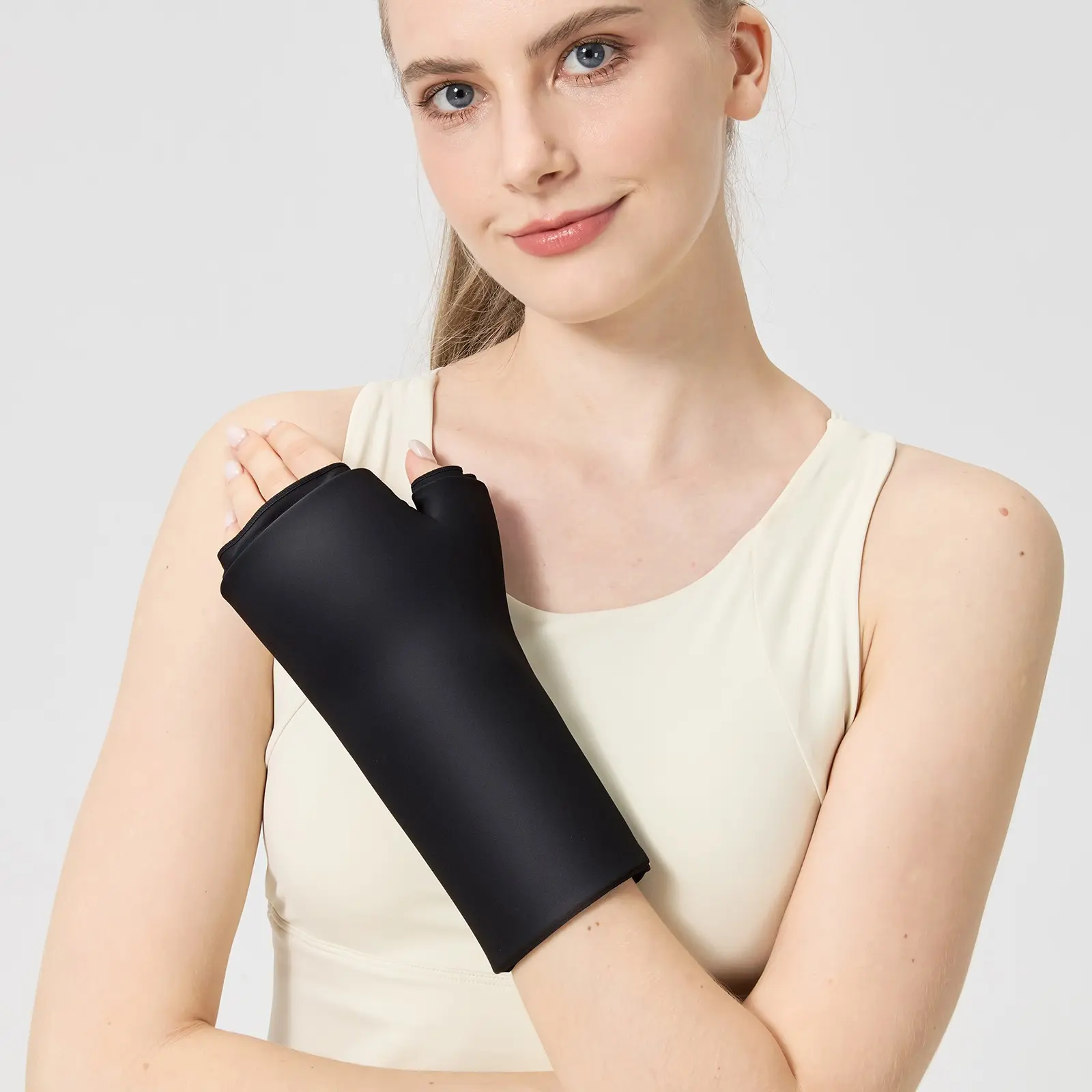 Wrist Ice Pack Wrap Thumb Brace for Arthritis for Both Hands, Reusable Soft Gel Glove for Hot & Cold Therapy, Ideal for Injuries and Pain Relief