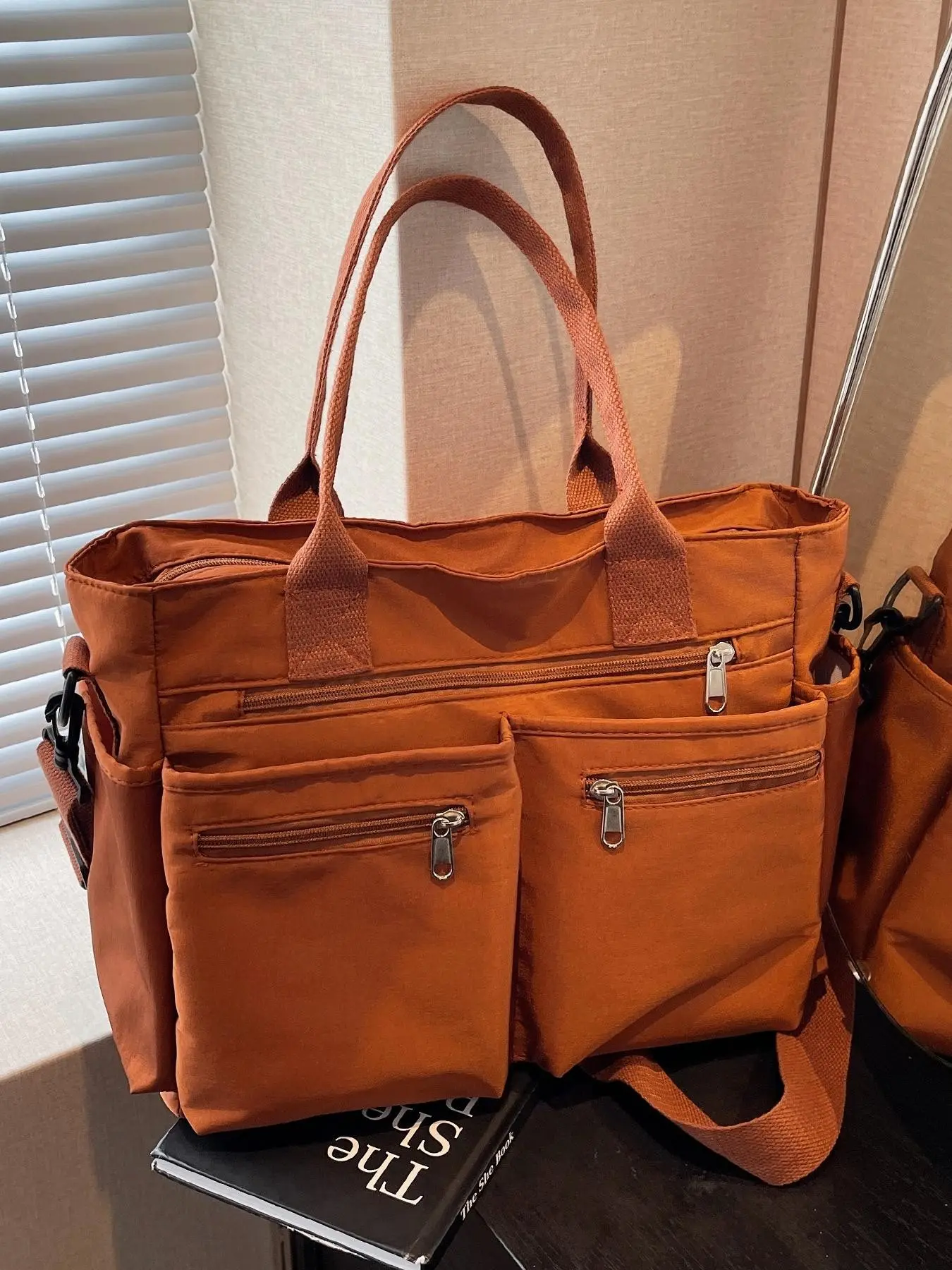 New Plain Multi-Pocket Tote Bag, Large Capacity Lightweight Shoulder Bag, Casual Spring Tote for Women, Perfect for Shopping and Dating