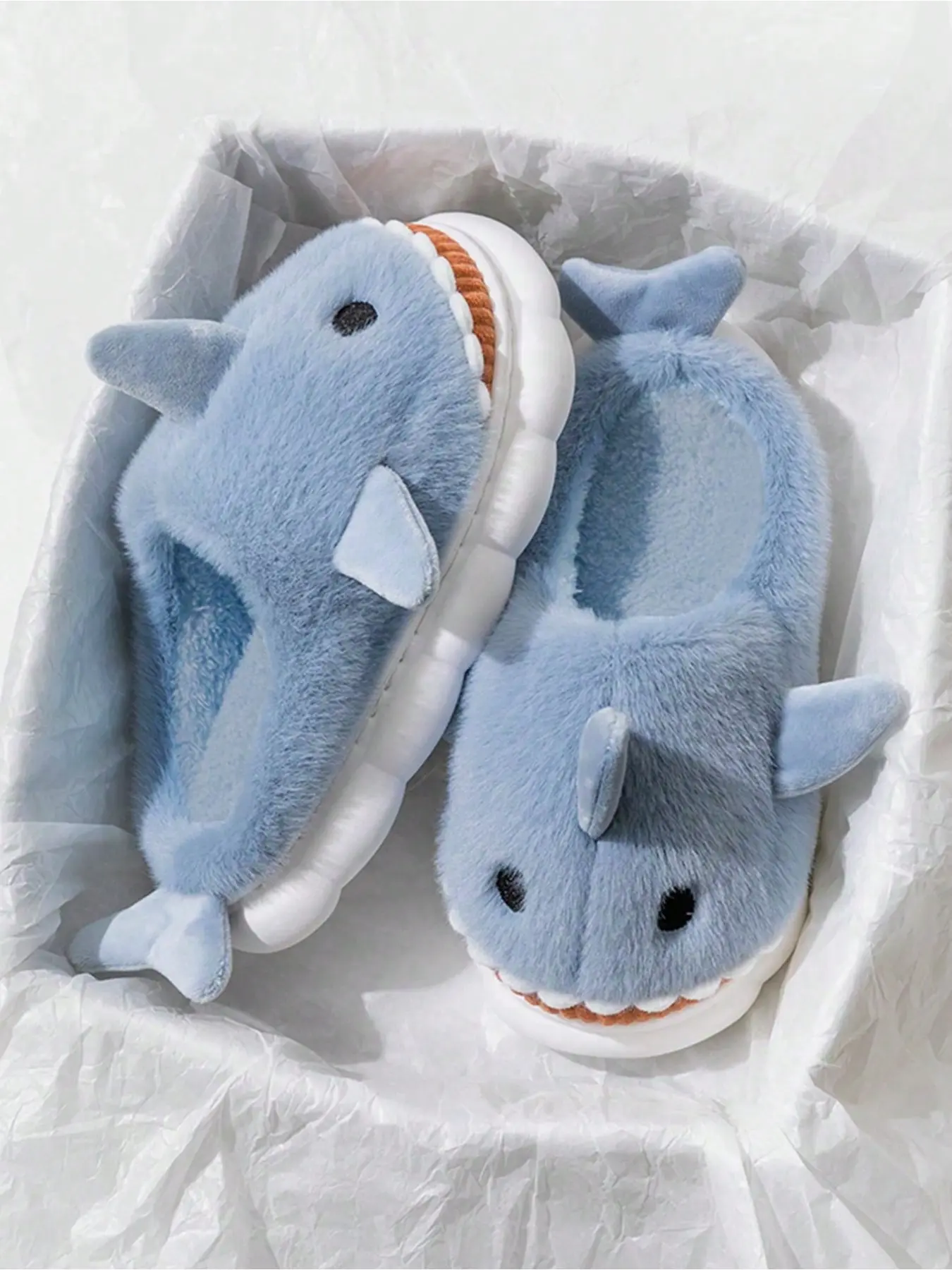 Women's Creative 3D Shark Plush Cotton Slippers Soft and Warm Home Indoor Slippers Fun Cartoon Shark Couple Winter Baotou Women's Shoes