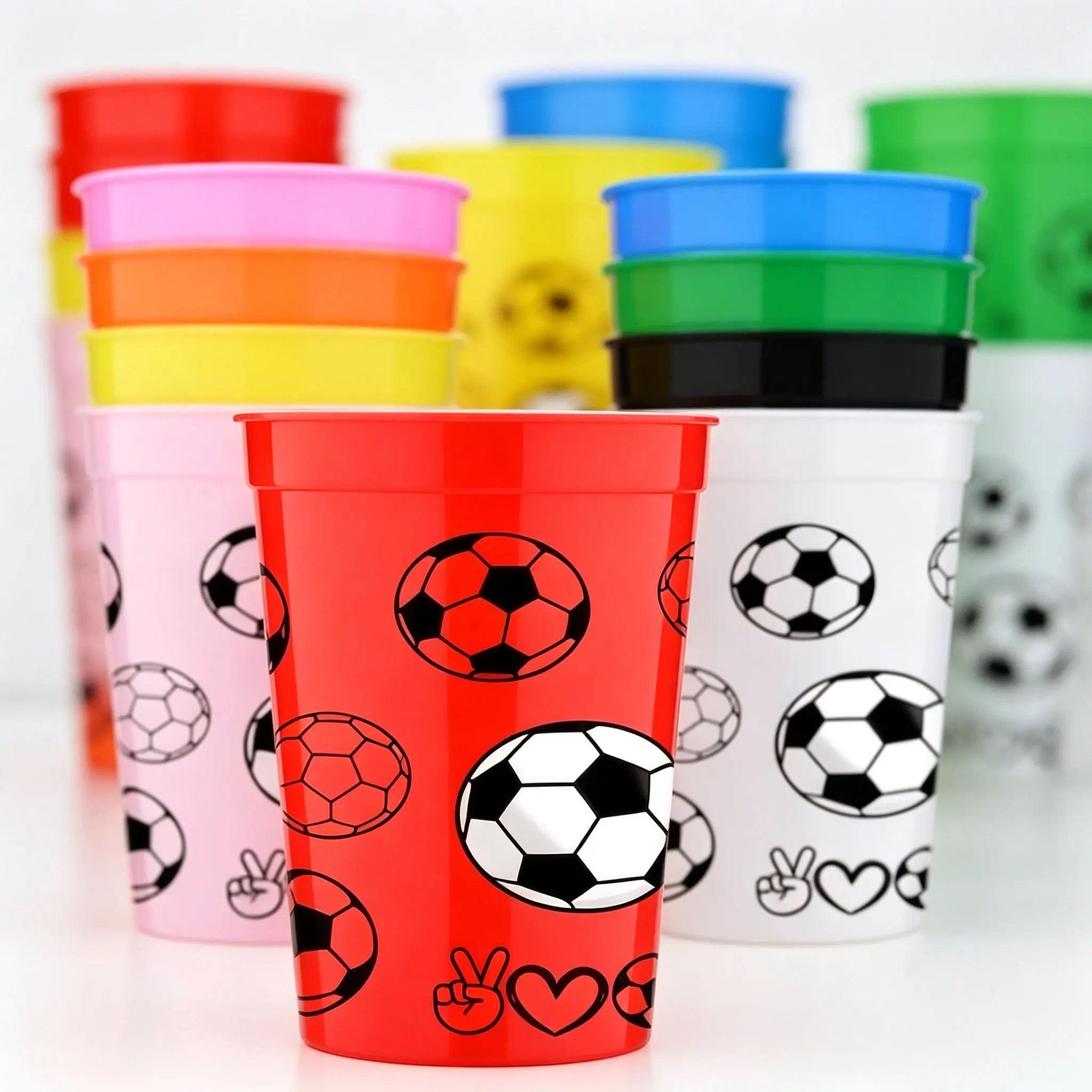 10pcs/12oz/350ml,Plastic Stadium Cup,Reusable Plastic Large Cups Drink Tumblers for Parties,Birthday Picnics Sports Event Wedding Party,Festive Party Gift, Assorted Soccer Ball Prints With Peace Gesture & Heart Doodles,Gifts For Family And Friends