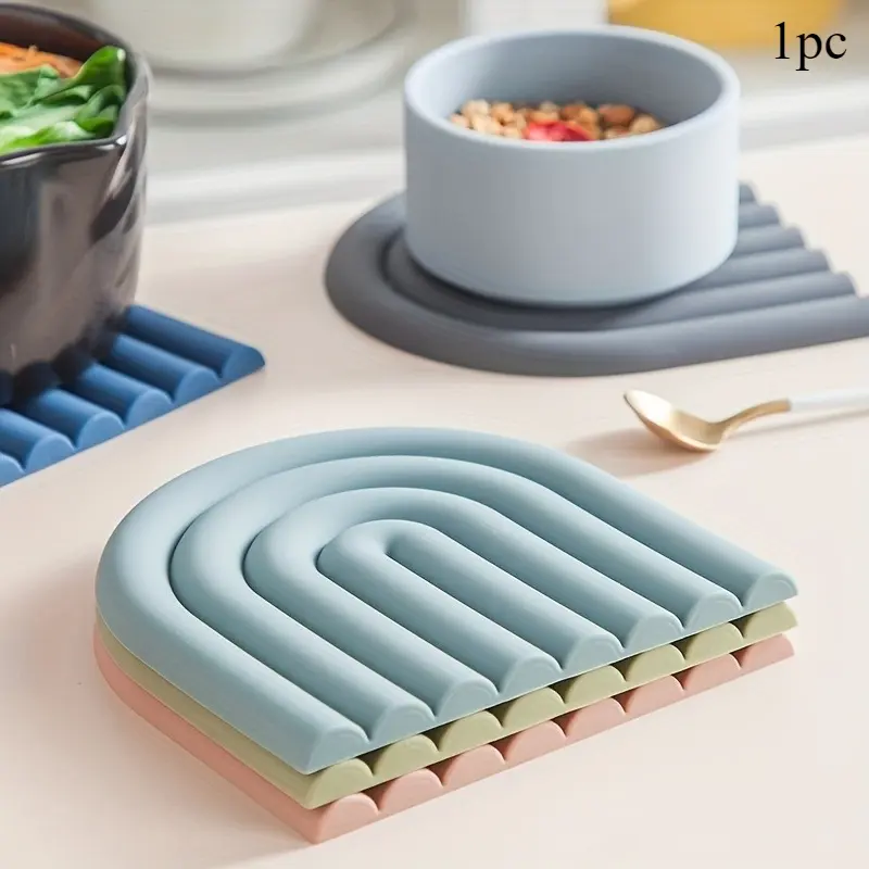 1pc Silicone Heat Insulation Table Mat for Plate Dish Pot Bow Creative Geometry Shape, Stylish Practical Trivet Pad for Hot Pots And Pans, Durable Heat Resistant Pot Holders for Countertop, Multi-Purpose Spoon Rest Trivet Mats