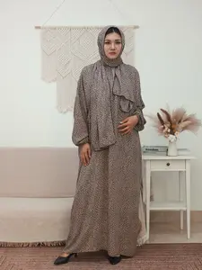 Leopard Print Muslim Abaya, Loose Fit Long Sleeve, All-Over Print, Modest One-Piece Dress, Comfortable & Stylish, Daily Wear & Prayer