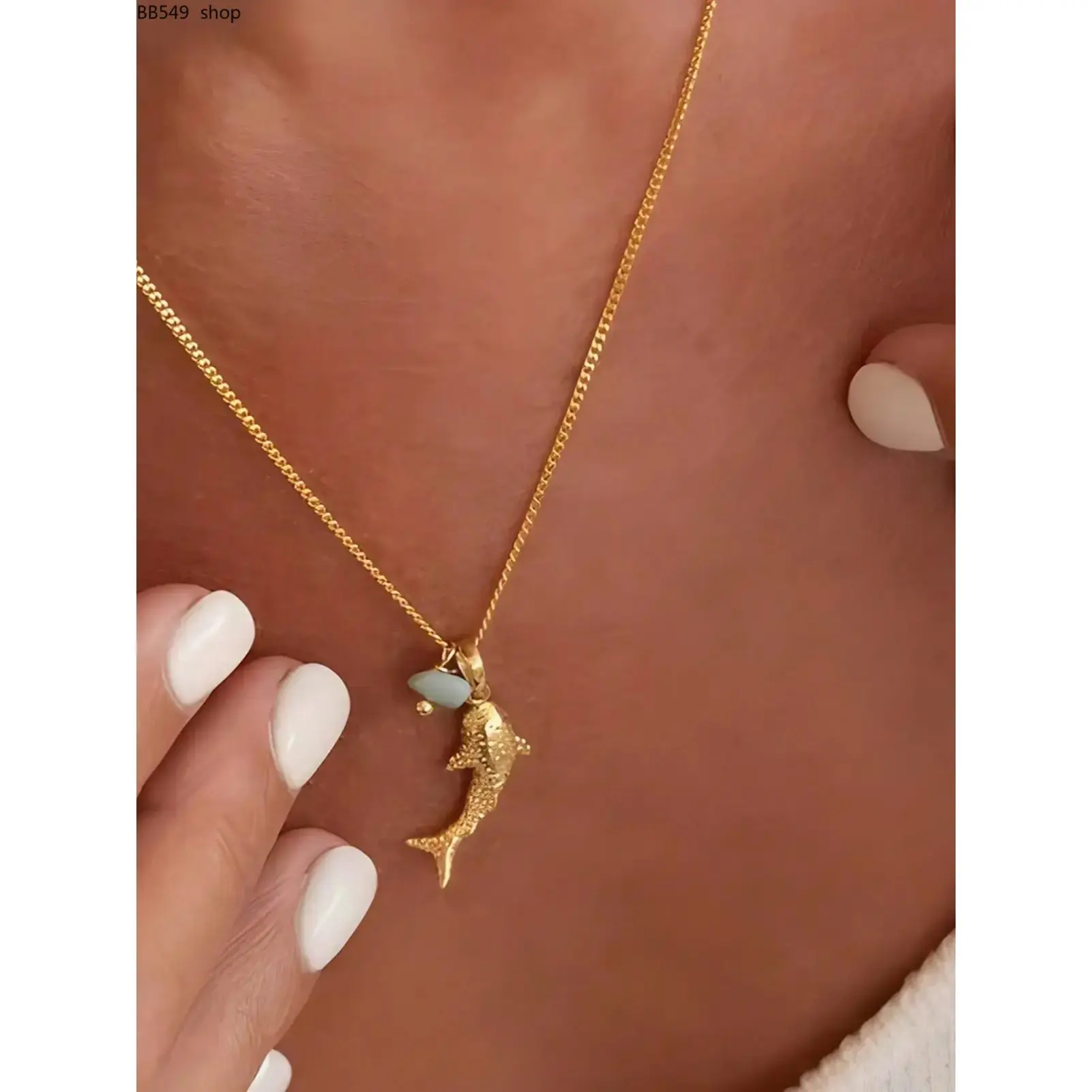 Women's Elegant Ocean Style Shark Pendant Chain Necklace, Natural Stone Inlay Trendy Necklace Gift for Weddings, Engagements, and Parties