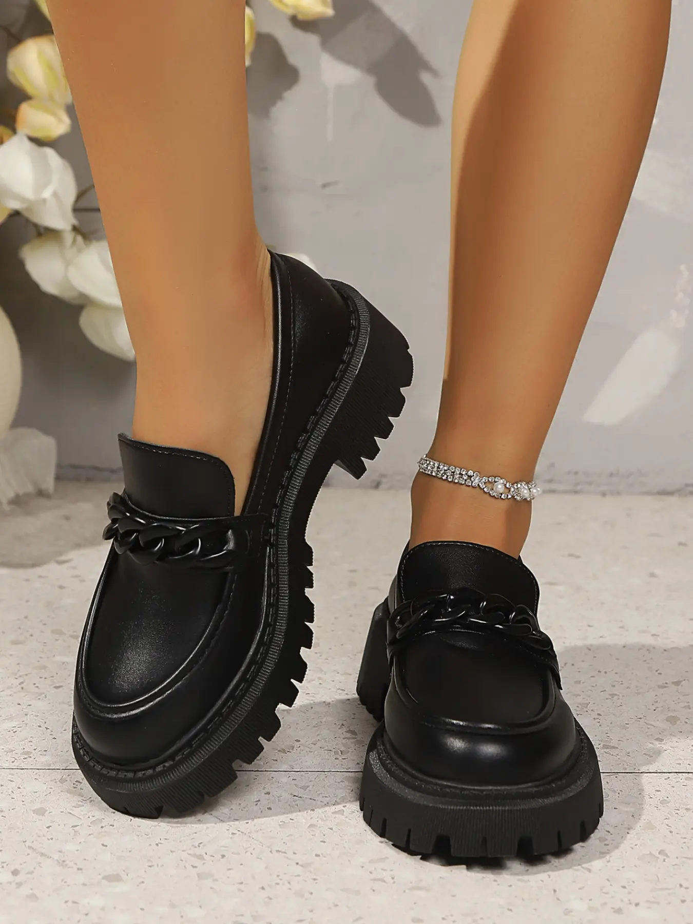 New Chain Thick Sole Loafers for Women, British Style Round Toe Leather Shoes, Height-Increasing Platform Casual Oxfords