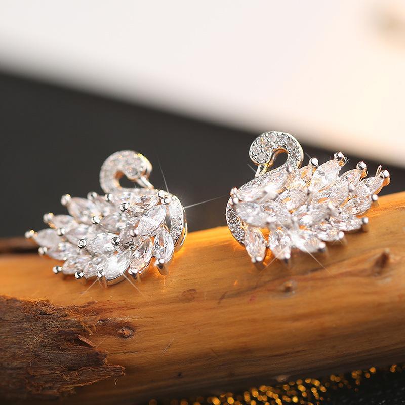New Exquisite Super Sparkling Light Luxury Full Zirconia Swan Earrings Classic Versatile Fashion Style Earrings