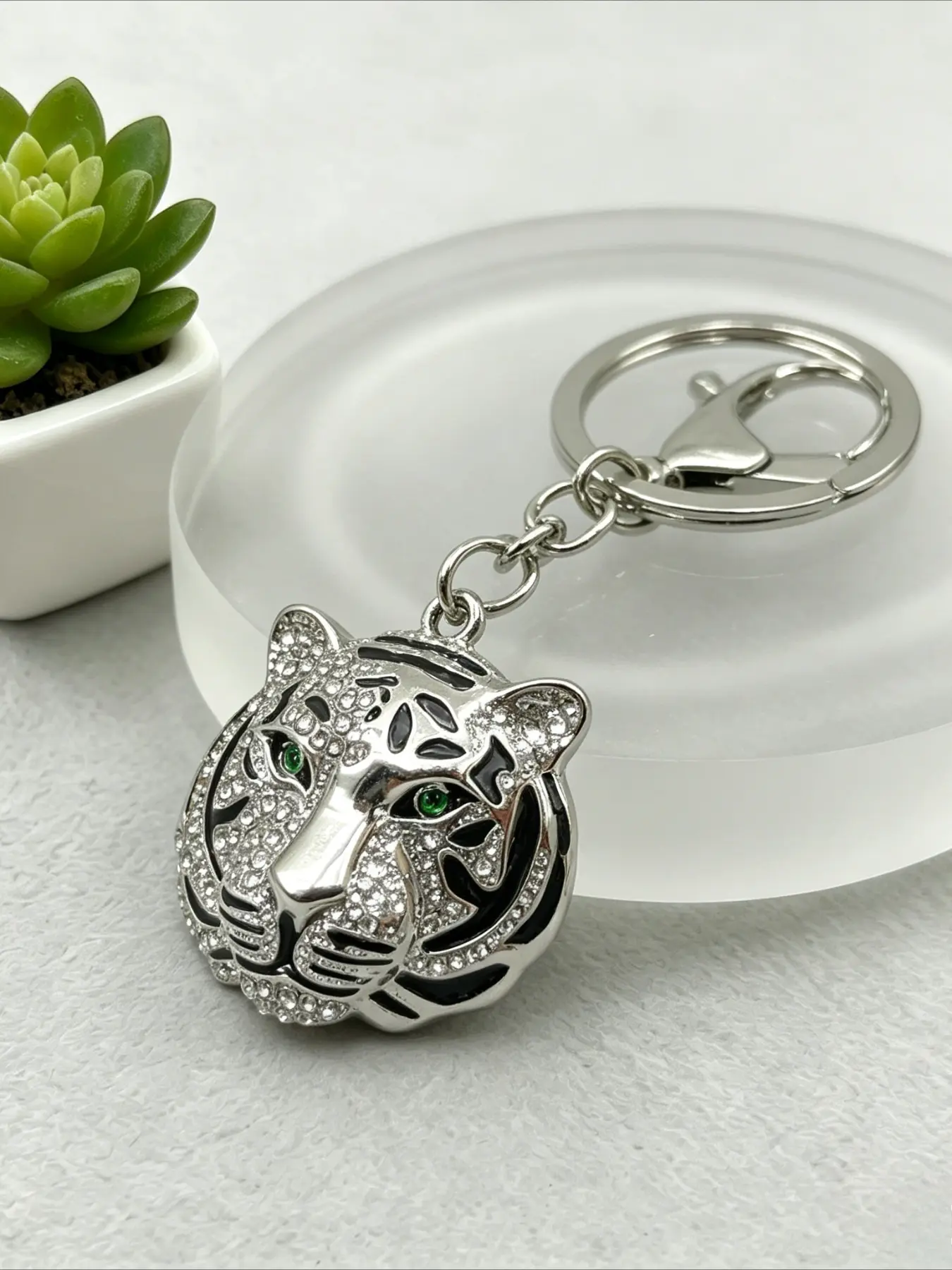 1PC Tiger Head Keychain Alloy Rhinestone Pendant Key Ring Animal Charm Gift for Friends Keychain Charms