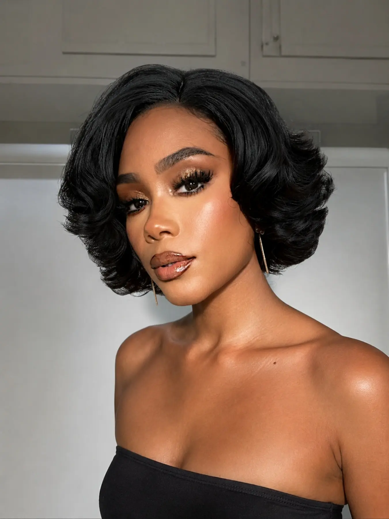 Short Curly Bob Wig for Women, Curled Bob Wigs, Big Curly Loose Wave, Side Part Wig, Synthetic Body Wave Wig for Daily Cosplay Use