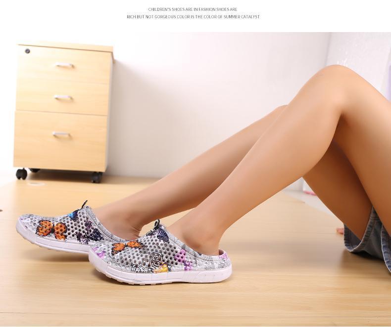 Butterfly Print Mesh Clogs for Women, Breathable Slip On Mules, Lightweight Non Slip Casual Summer Sandals, Cute Comfortable Nursing Shoes for Indoor Outdoor Beach, Trendy Aesthetic Footwear