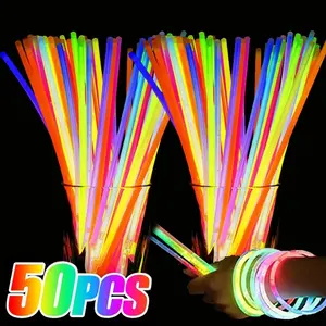 50pcs Random Color Glow Sticks, Music Festival Concert Light Up Sticks, Night Glow Cheer Sticks, Outdoor Camping Interactive Toys, Fluorescent Dance Props
