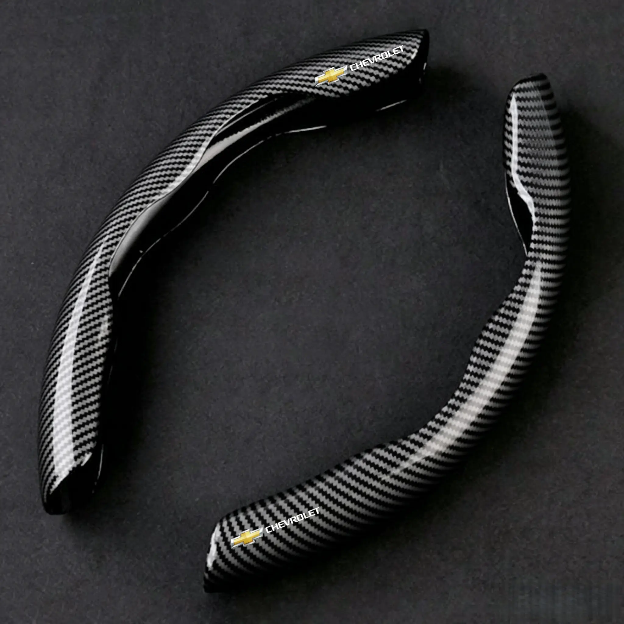 Carbon Fiber Car Logo Steering Cover, Non-Slip Universal Fit, Solid Design, Compatible with Chevrolet, Essential Car Accessories, Steering Wheel Accessories