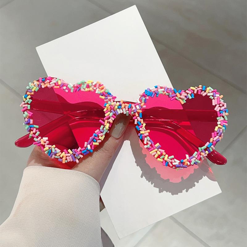 Y2K Retro Heart-Shaped Sunglasses for Men & Women Cute Candy Pink Punk Party Glasses Vintage Outdoor Festival Cosplay Fashion Accessory