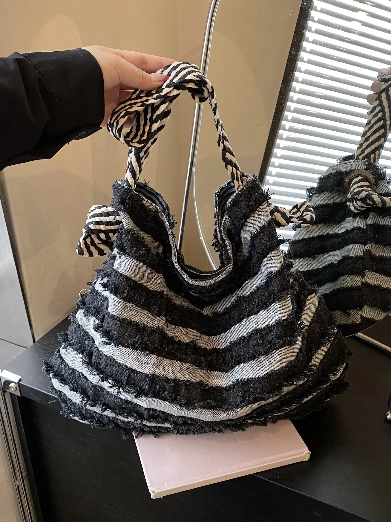 Trendy Fashion Large Capacity Denim Tote Bag, Shoulder Crossbody Design, Perfect for Daily Outing, Work, Commute