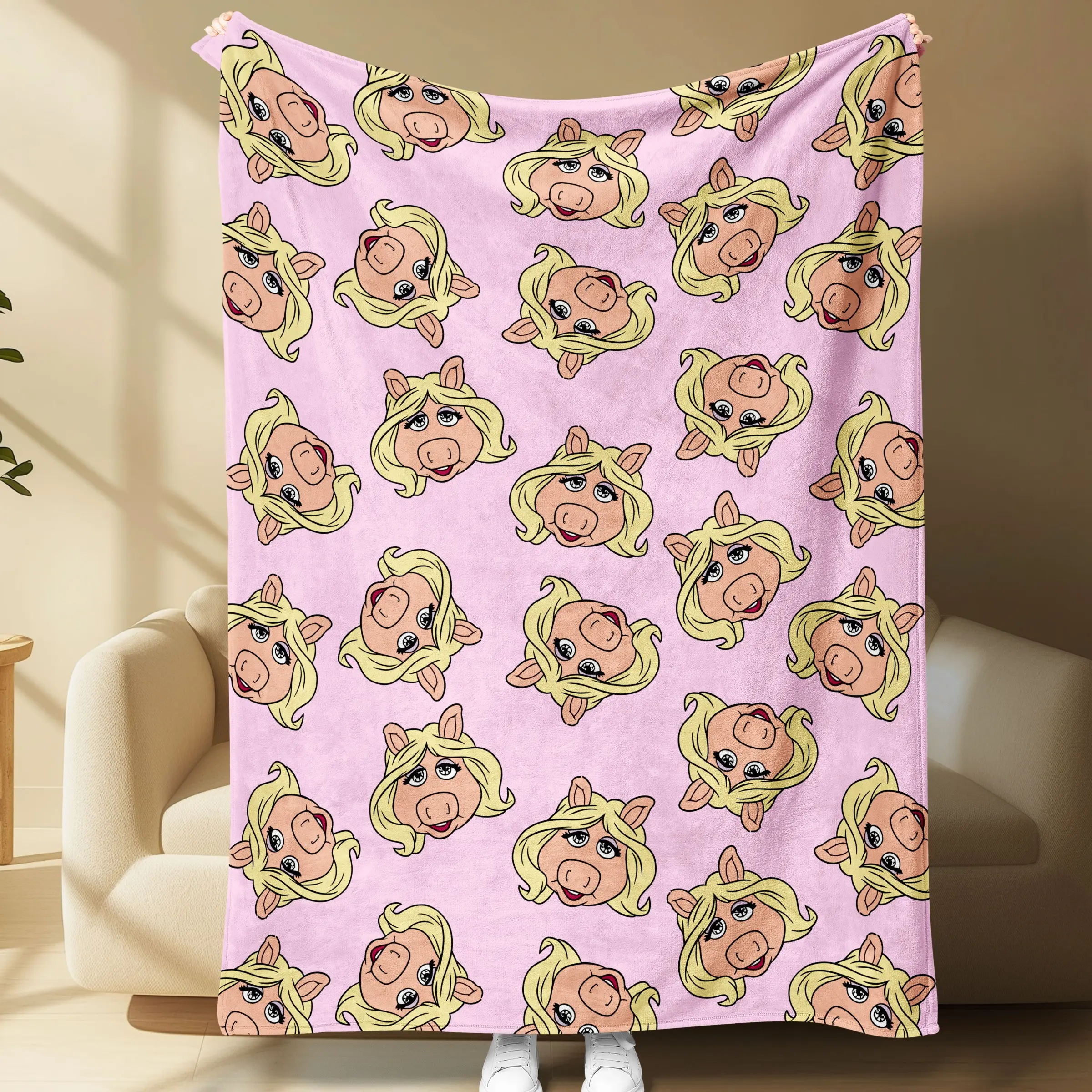 Miss Piggy Flannel Throw Blanket, Blonde Muppet Face Cartoon Pattern, Soft Cozy Warm Fleece Blanket for Couch Sofa Bed, Halloween Gift