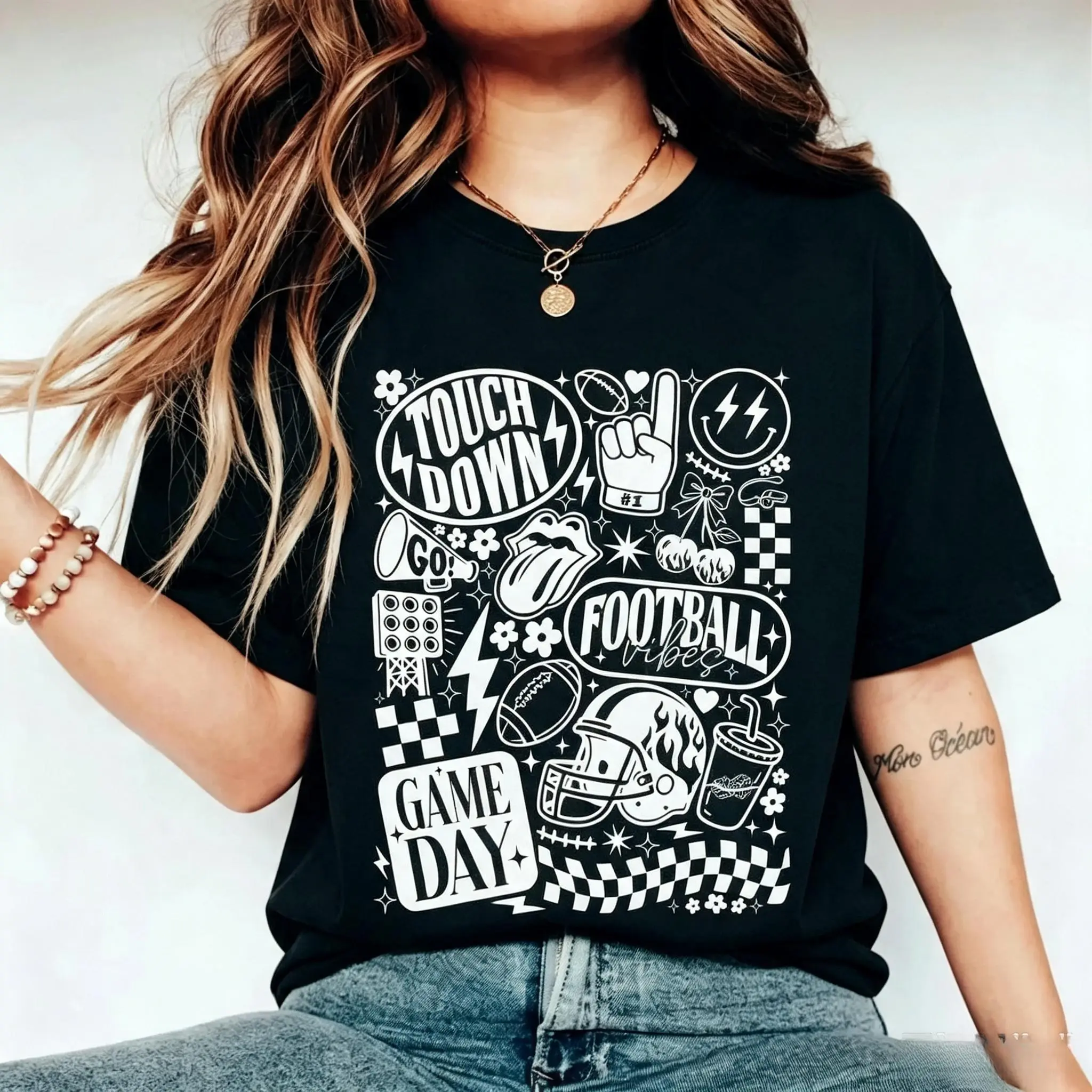 Women's Football Shirt, Retro Football Shirt, Football T-Shirt, Retro Football Mama Tee
