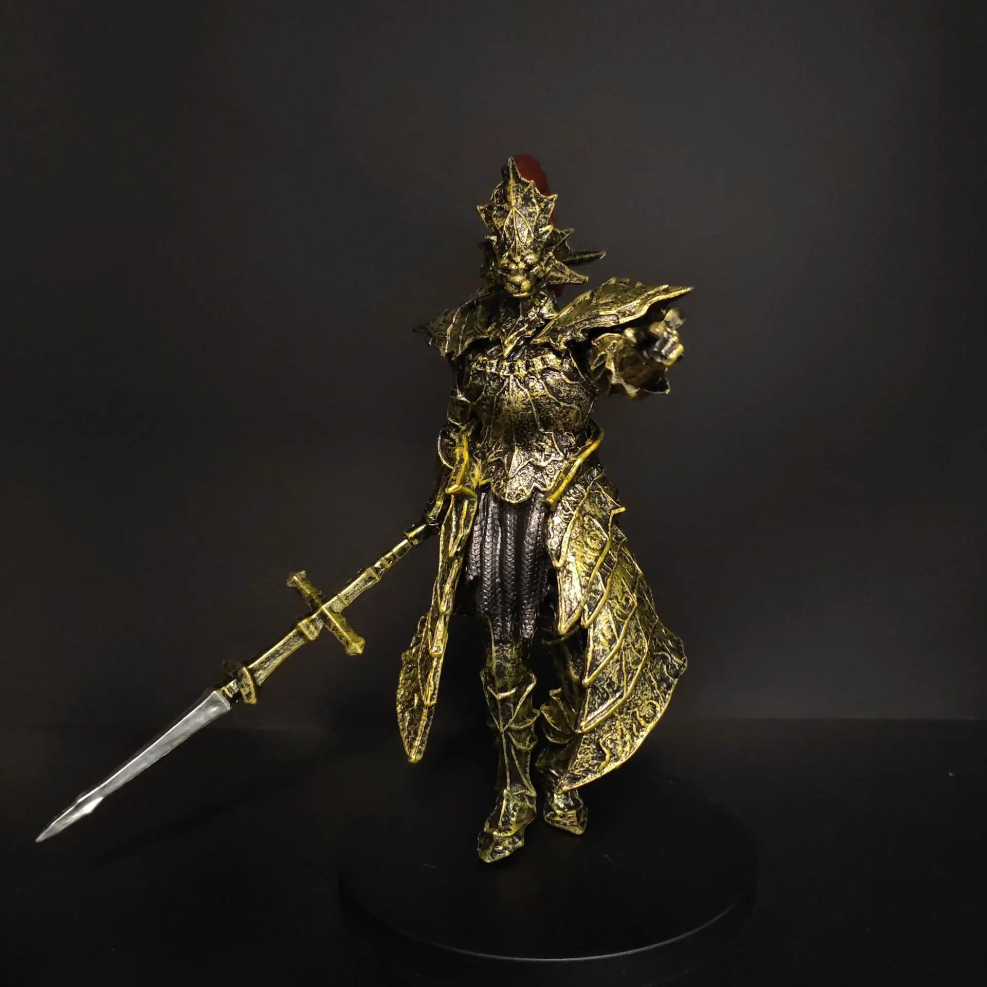 Vintage Armor Knight Figurine, PVC Metal Texture Action Figure, Sword Holding Desktop Decor, Creative Anime Model Handmade Toy, Collectible Figure Decor, Figurines Decor