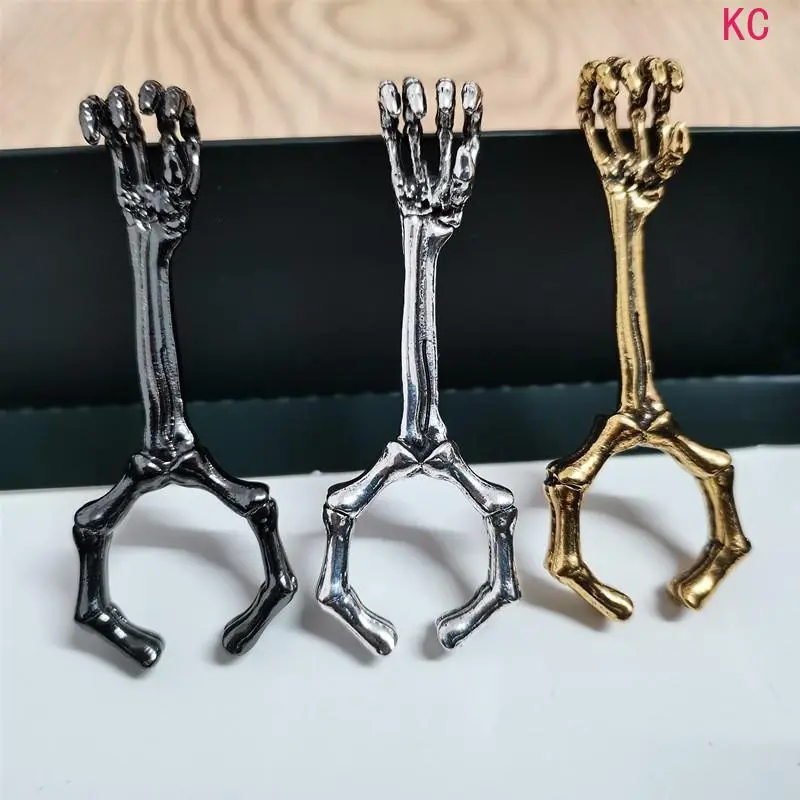 Adjustable Open Skull Cigarette Holder Ring - Skeleton Hand Shaped Finger Accessory for Sports & Outdoor Fan Shop Gaming Enthusiasts, Prevents Finger Scalding and Staining