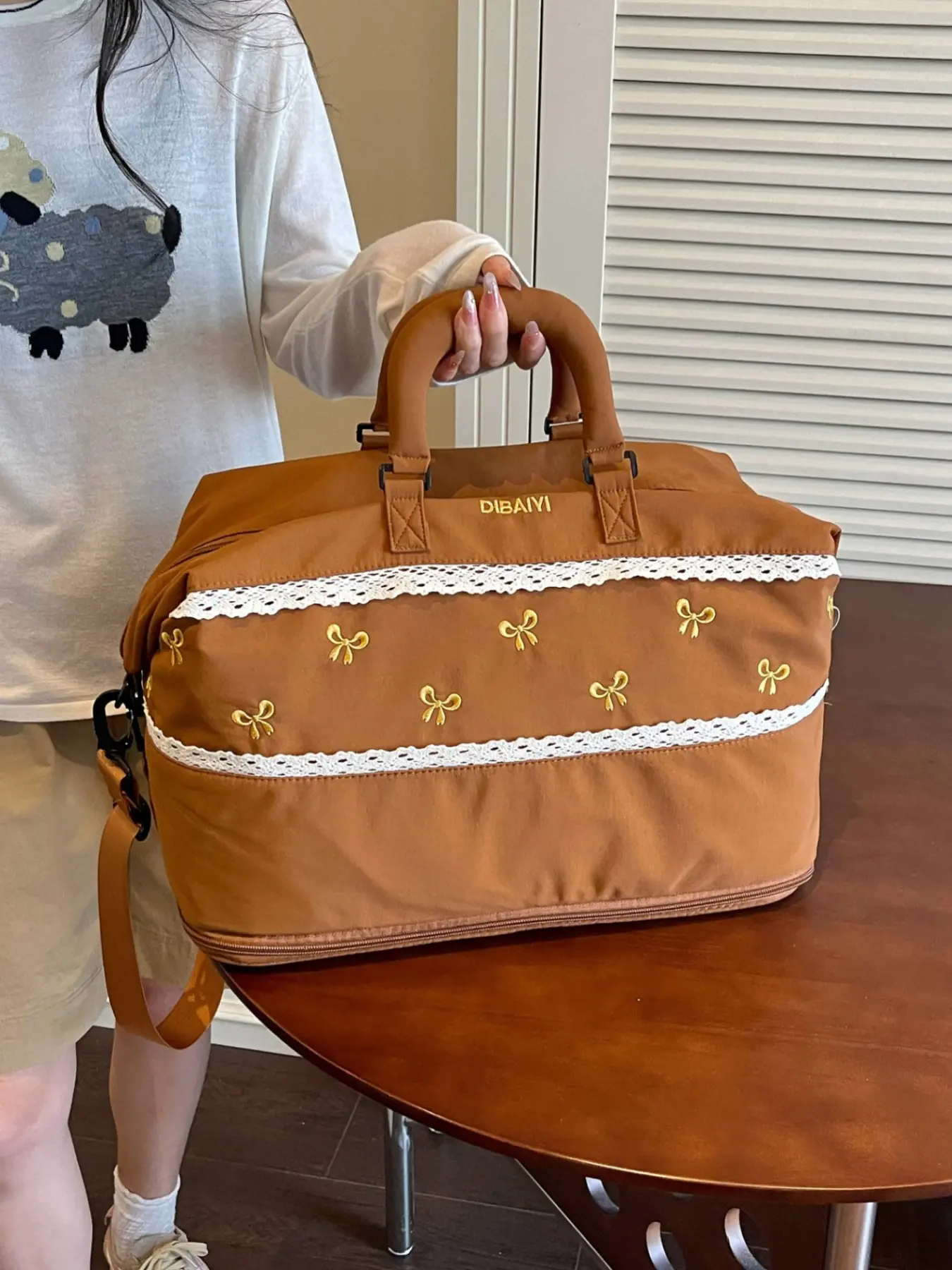 Lace Trim Butterfly Knot Embroidered Travel Bag, Expandable Luggage Bag, Lightweight Fitness Bag, Convenient Pregnancy Storage Bag, Fashionable Duffel Bag, Overnight Duffel Bag