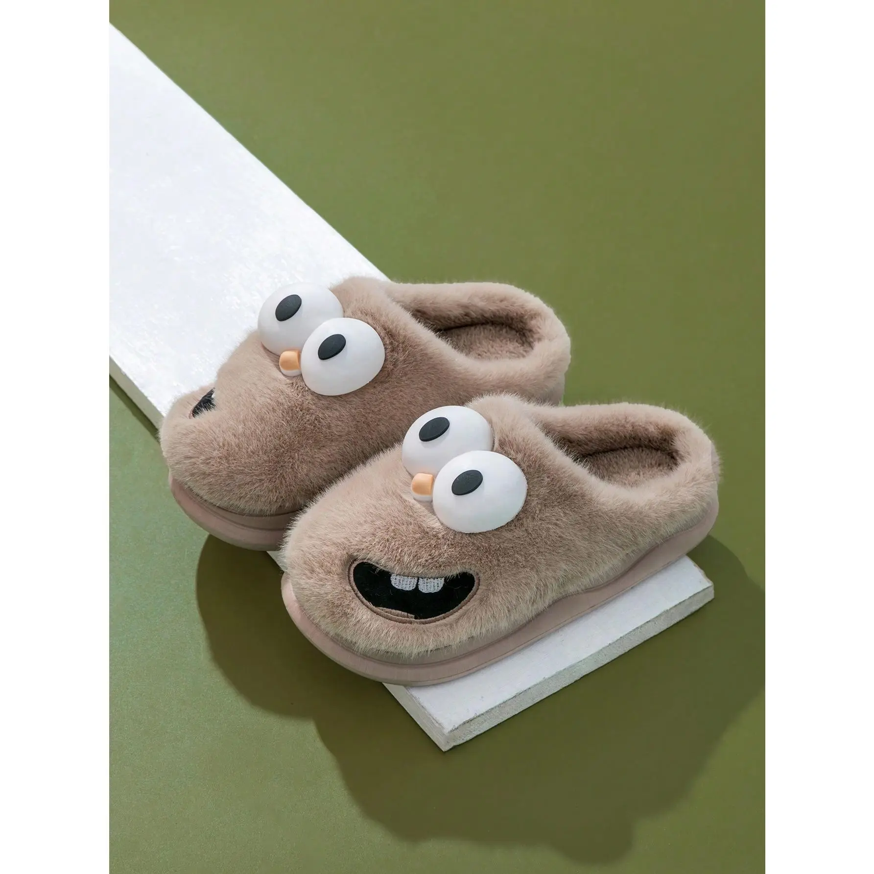 Men's Cartoon Print Thermal Plush Big Eye Dog Slippers - Non-Slip Slip-On, Home Lounge Indoor Shoes for Autumn/Winter, Indoor Wear