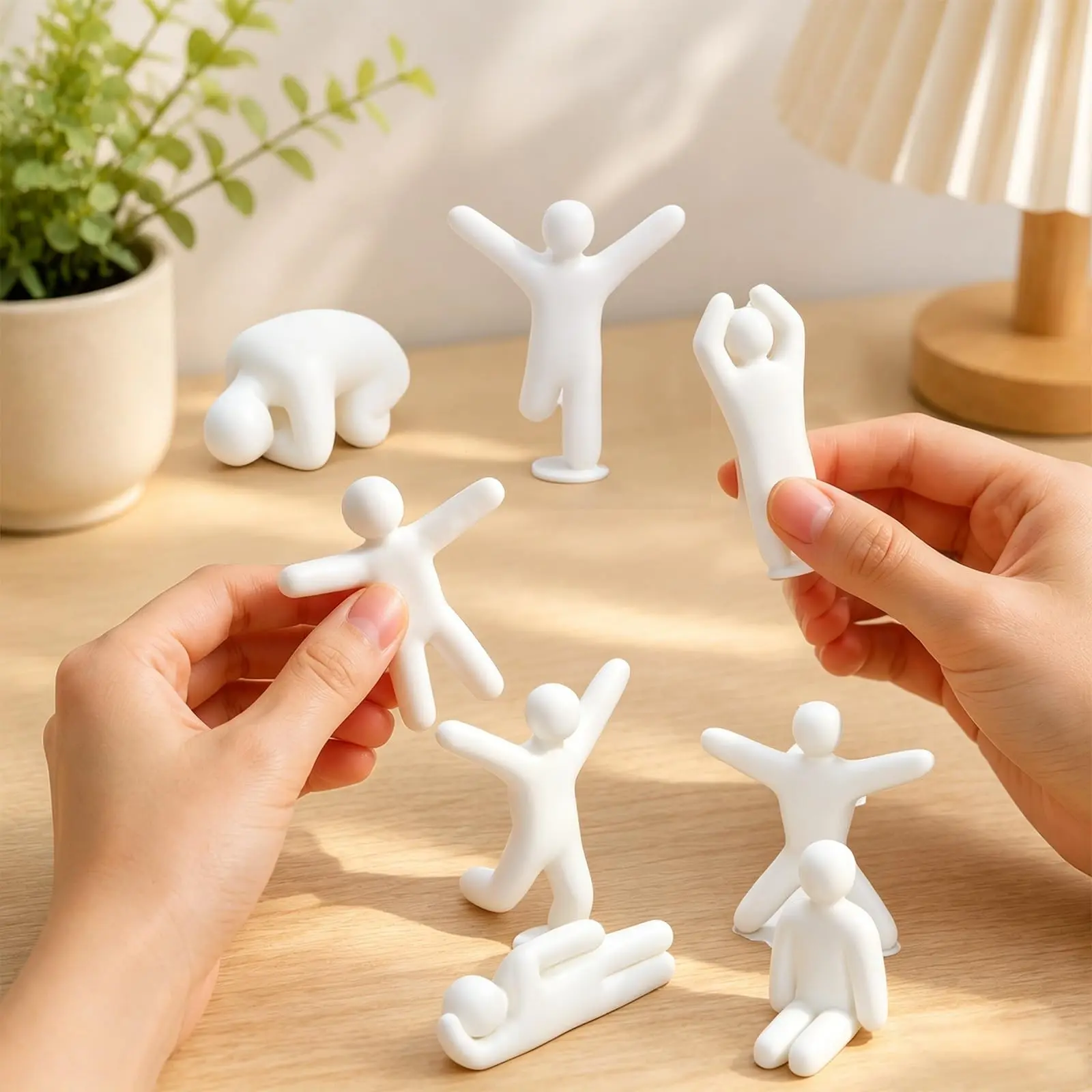 Super Chameleon Doll Body, Multiple Poses Available, Versatile Playset Accessory, Ideal for Creative Role-Playing Games