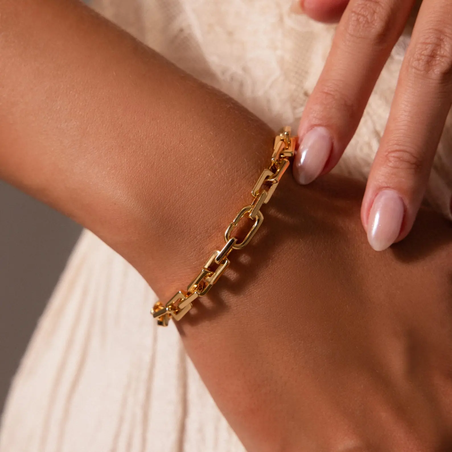Eternal Link Bracelet by Caitlyn Minimalist • Bold Rectangular Chain Bracelet • Chunky Jewelry • Gift for Grandma • BR154