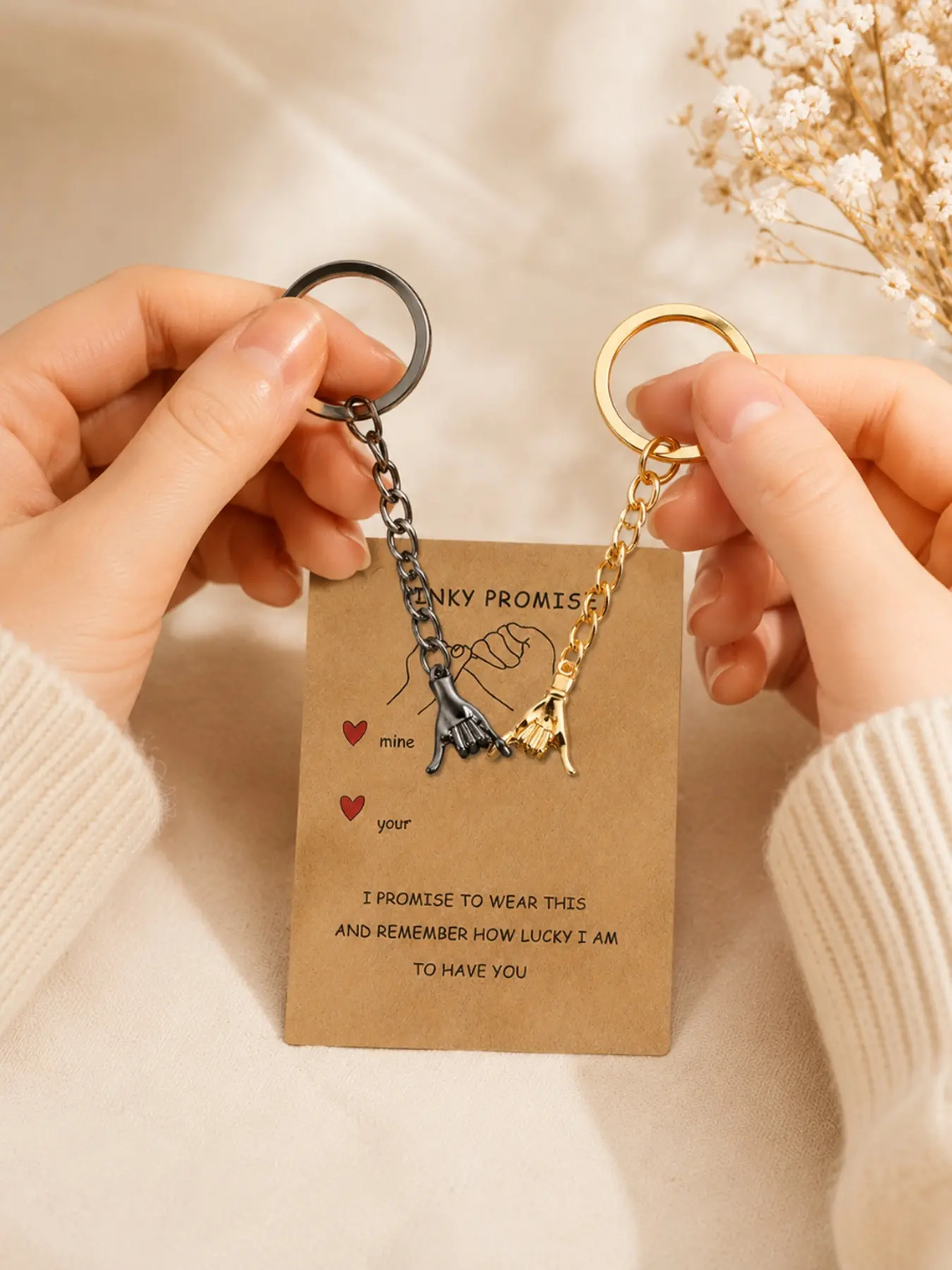 Sicbumi Pinky Promise Keychains, Matching Couple Gifts, Anniversary, Christmas, Birthday, Valentine's Day, Casual Style, Easy to Carry, Choking Hazard Warning