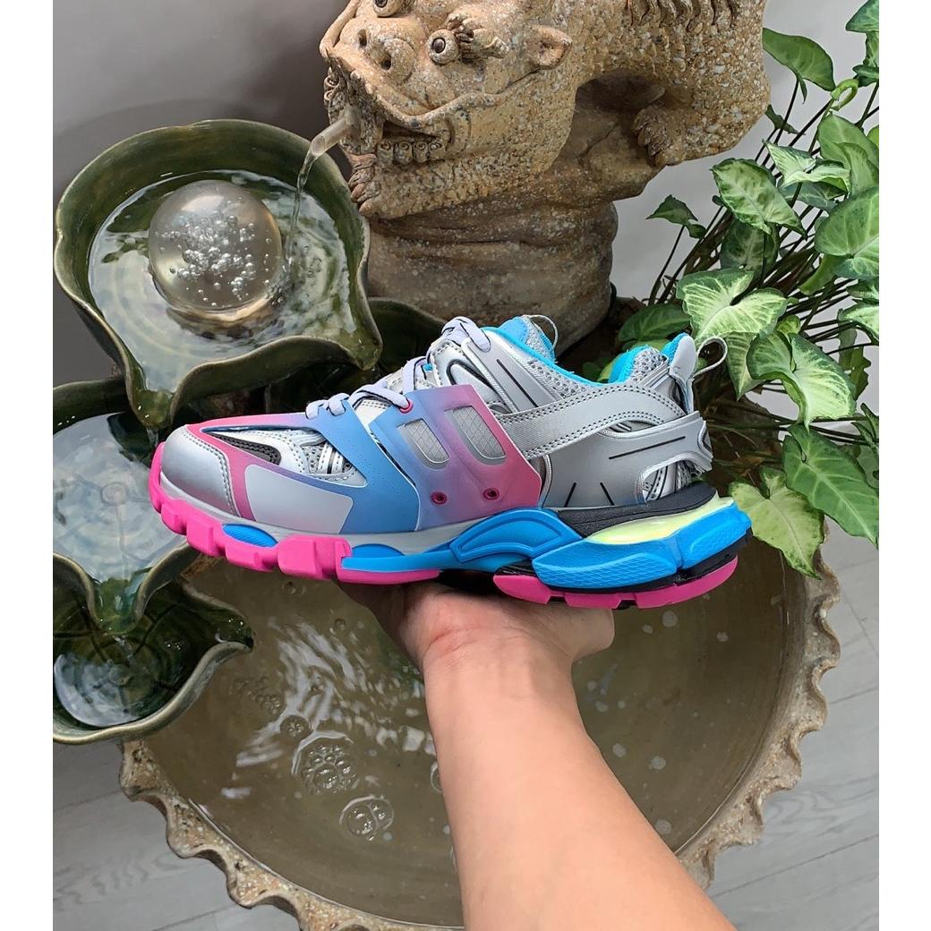 2026 Couple boot Casual Shoes Breathable 5.0 track Plat Dad Shoes with LED Comfortable and luxurious sneakers