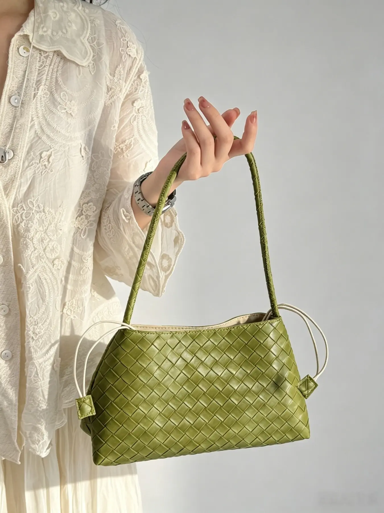 26 Mustard Coconut New Sweet Vintage French Weave Vacation Fashion Korean Unique Basket Bag, Casual PU Tote Bag for All Seasons, Casual Trendy Bag, Fashionable Unique Bags