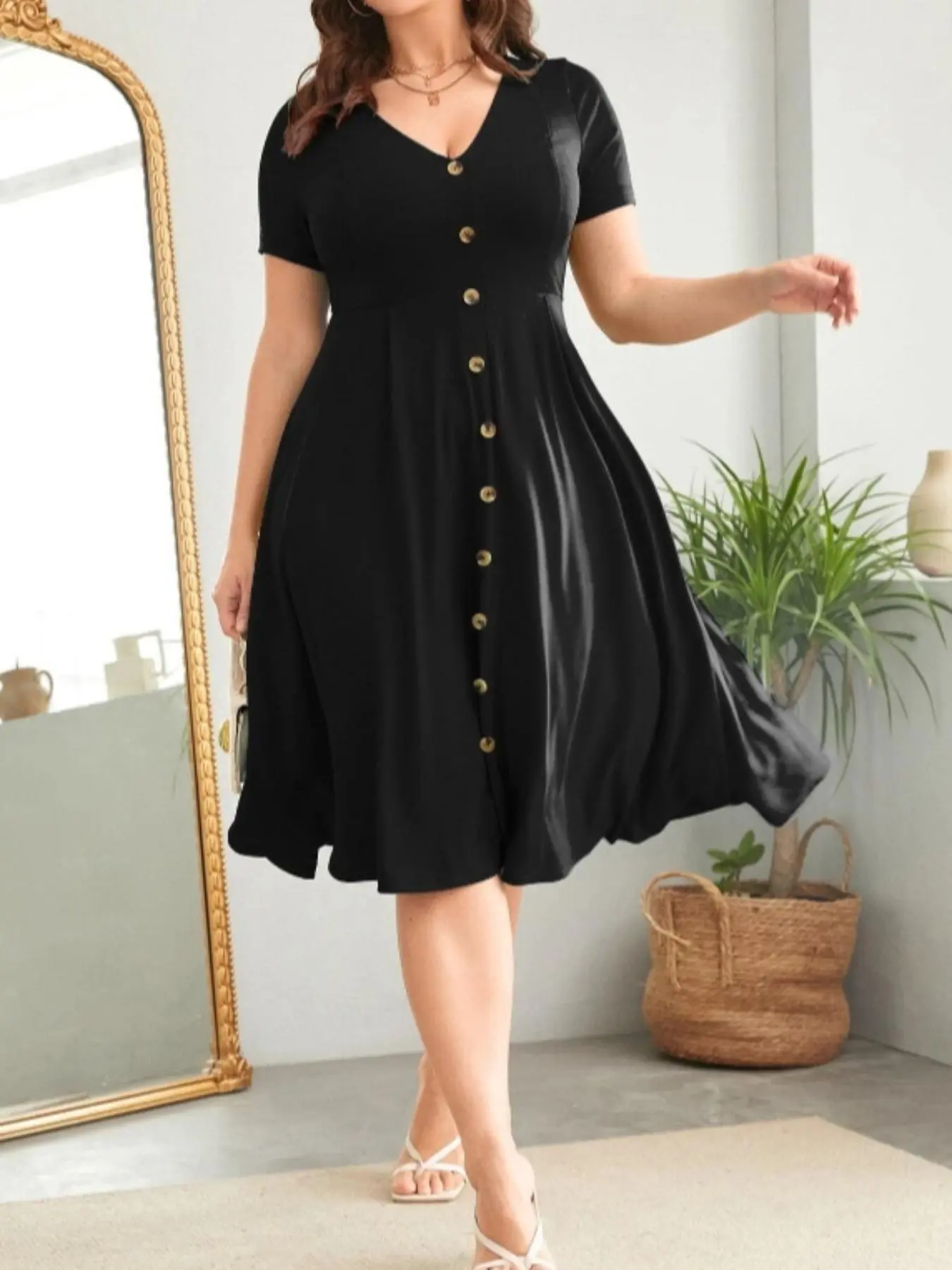 【Plus Size】Solid Color Button Front Minimalist V Neck Dress, Basic Fashion Elegant Chic Casual Short Sleeve Dress for Daily Outdoor Wear, Women Plus Clothing for Summer, Vneck, Womenswear