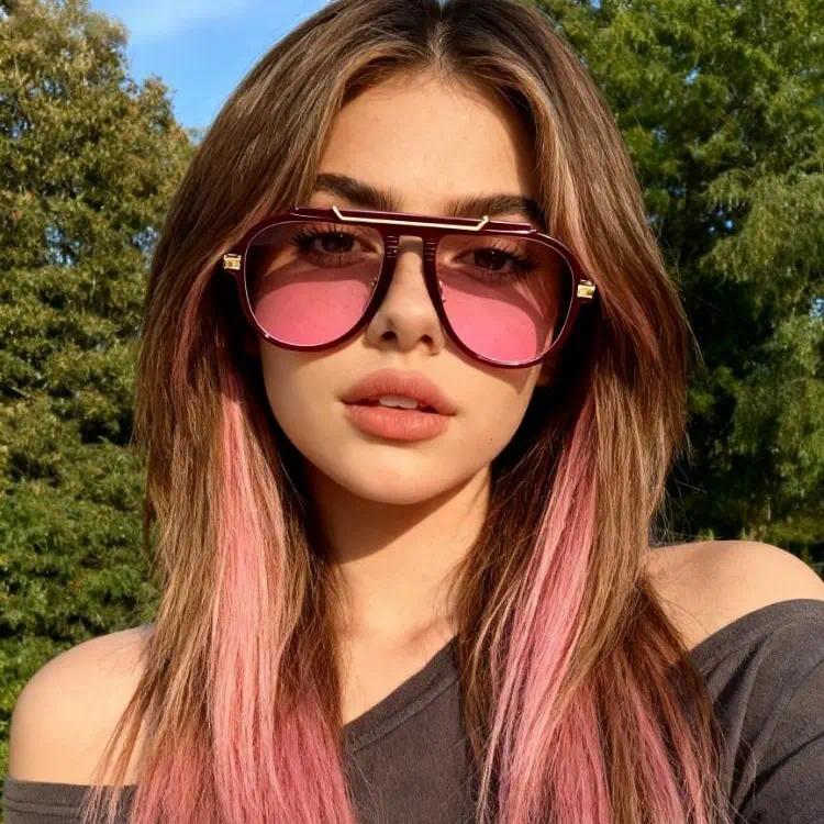 2026 Unisex UV400 Bold Frame Sunglasses, Lightweight Trendy Shades for Photography & TikTok Influencers