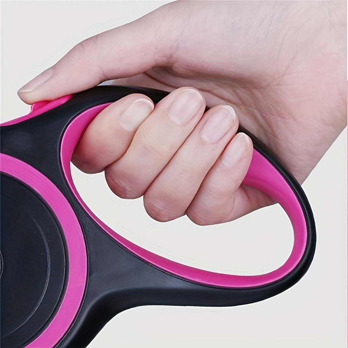 Retractable leash, suitable for medium-sized dogs, durable and comfortable, ideal for outdoor adventures.