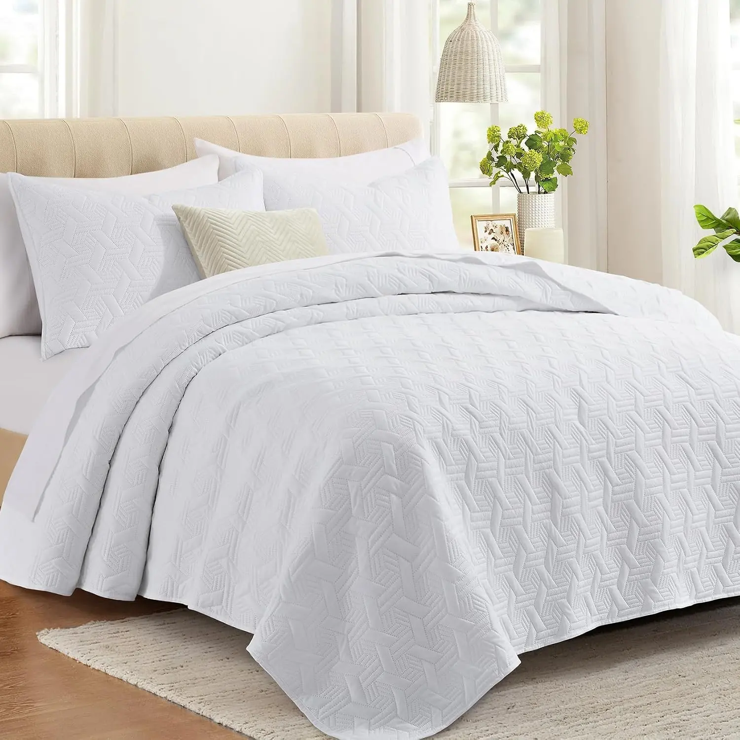 King Quilt Bedding Set with Pillow Shams, White | Lightweight Bedspread, Soft Material, All-season Quilted Coverlet, 3 Pieces Summer Bedding, Suitable for Bedroom Guest Room