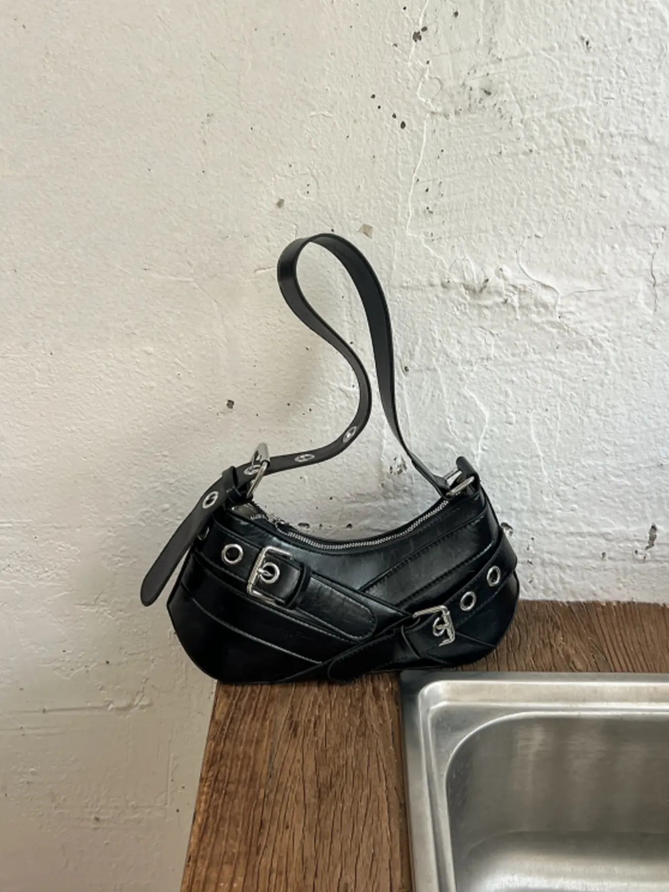 Retro millennium gothic underarm bag, elegant adjustable strap shoulder bag, suitable for daily dating and street handbag, Casual shoulder purse, Zippered sling bag