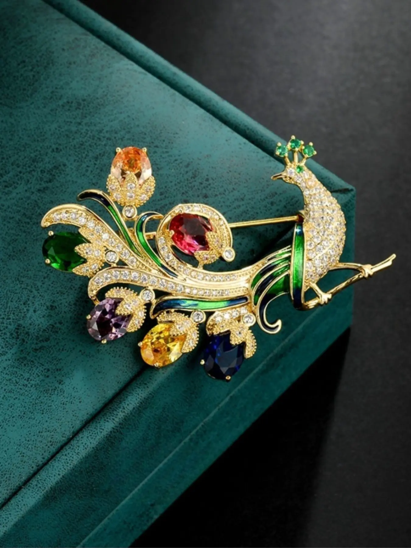 Elegant Peacock Brooch Pin, Fashion Lapel Pin, Unisex Party Conference Dress Accessory, Gift Idea, All-Season Ethnic Style, Non-Precious Metal Plating