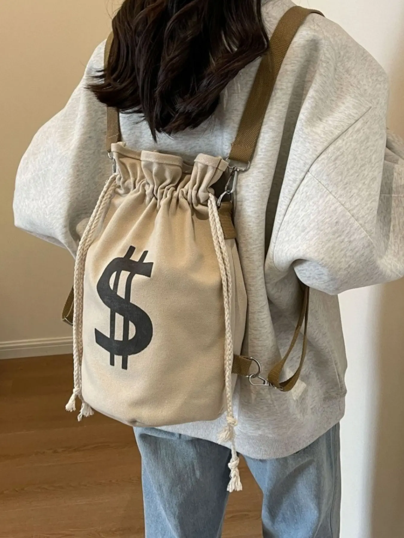 Unisex Fashion Bucket Backpack, Large Capacity Canvas Drawstring Bag with Money Bag Look and Adjustable Webbing Straps, Convertible Backpack and Crossbody Shoulder Bag for City Commutes, Travel, Shopping, College and Weekend Trips, Casual College Backpack