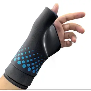 Wrist & Thumb Ice Pack Glove, Reusable Gel Cold Compression Wrap for Carpal Tunnel, Arthritis, Sprains & Tendonitis Pain Relief