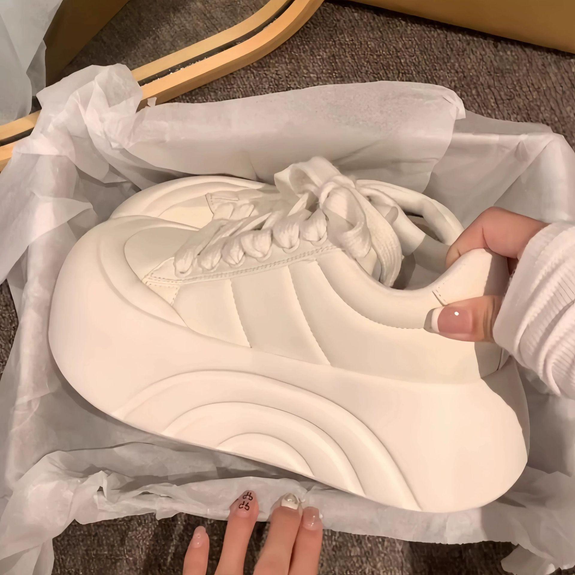 Ugly-cute big-toe loafers for women, 2026 spring new model, popular online, thick-soled height-increasing casual sports sneakers