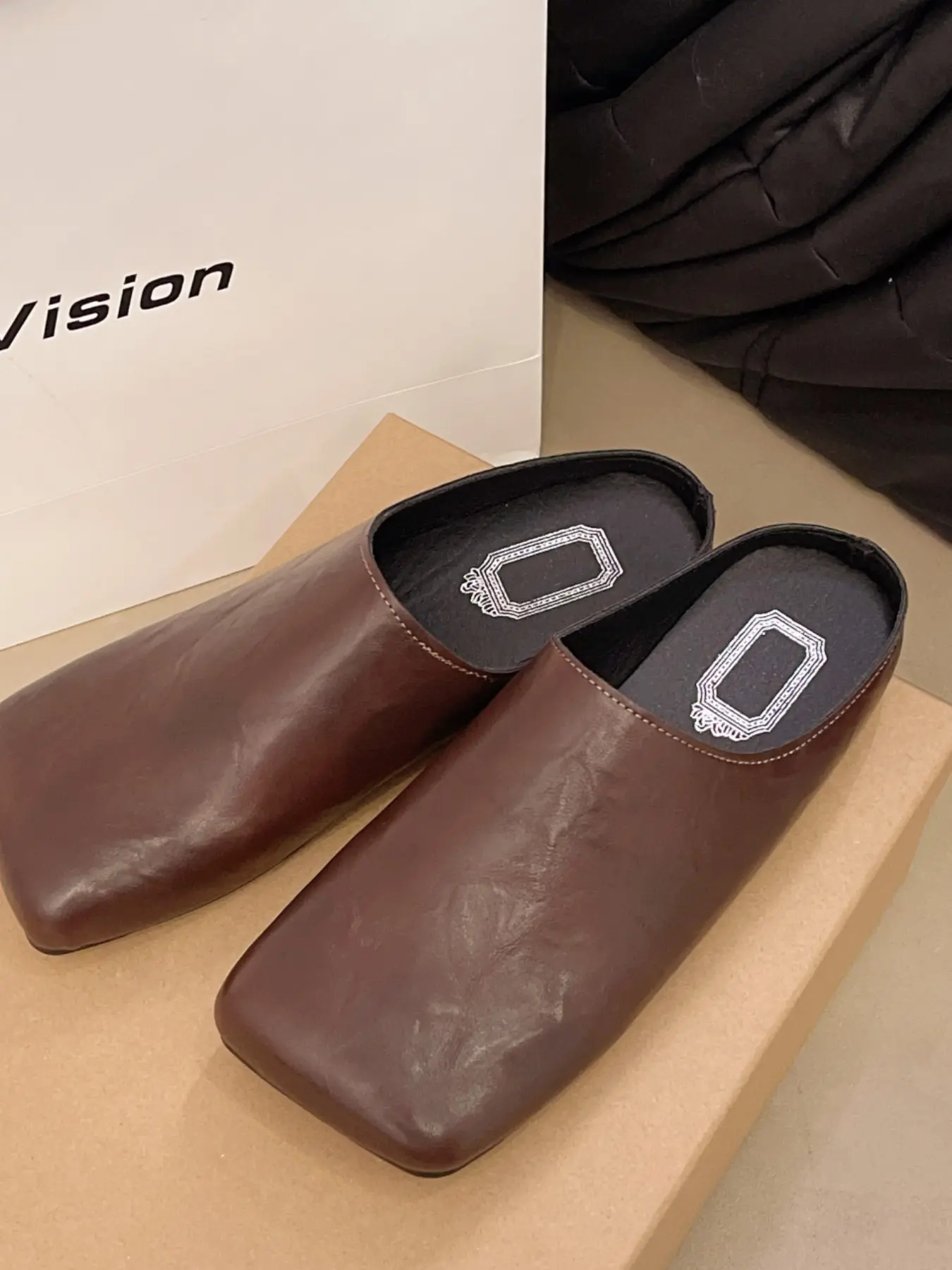 Women's Minimal Full Cover Shallow V Square Toe Wrinkle Faux Leather Slip On Flat Mule Slides Backless Non Slip Cloud Cushioned Arch Support All Day Walking Comfort Vintage Quiet Luxury Office Loungewear Daily Footwear Black Brown Cream Three Neutral Eart