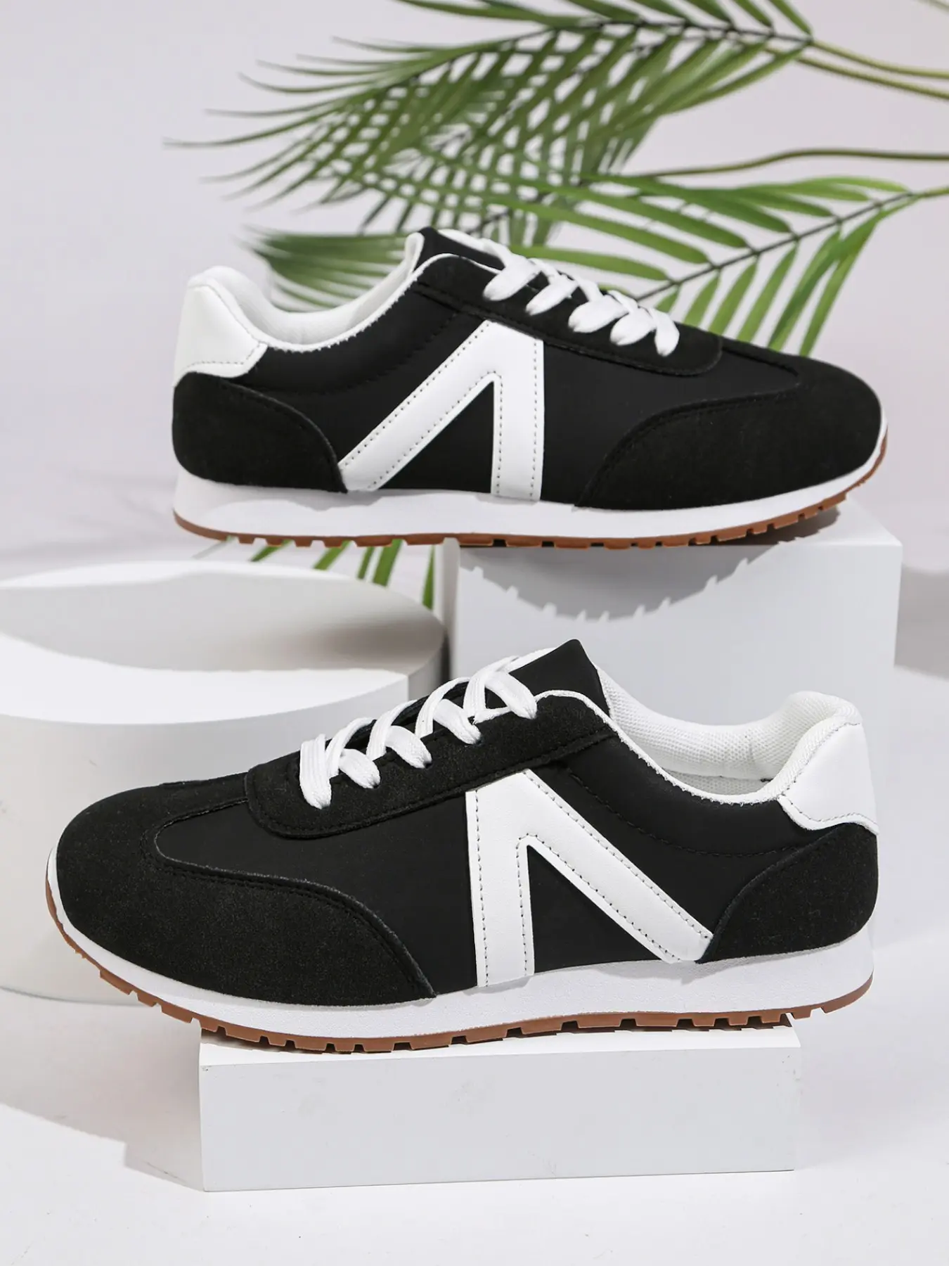 American Vintage Women's Casual Sneakers, Lightweight Breathable Waterproof Shoes, Comfortable Anti-Slip Low Top, Fashionable Two-Tone Design