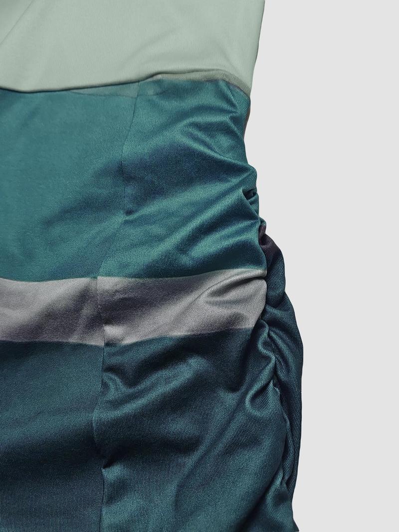 Women's Ombre One-Shoulder Dress, Asymmetrical Neck Sleeveless Ruched-Waist Side-Slit Knit Maxi Dress， Ideal for Casual Gatherings/Weekend Events/Street Outings