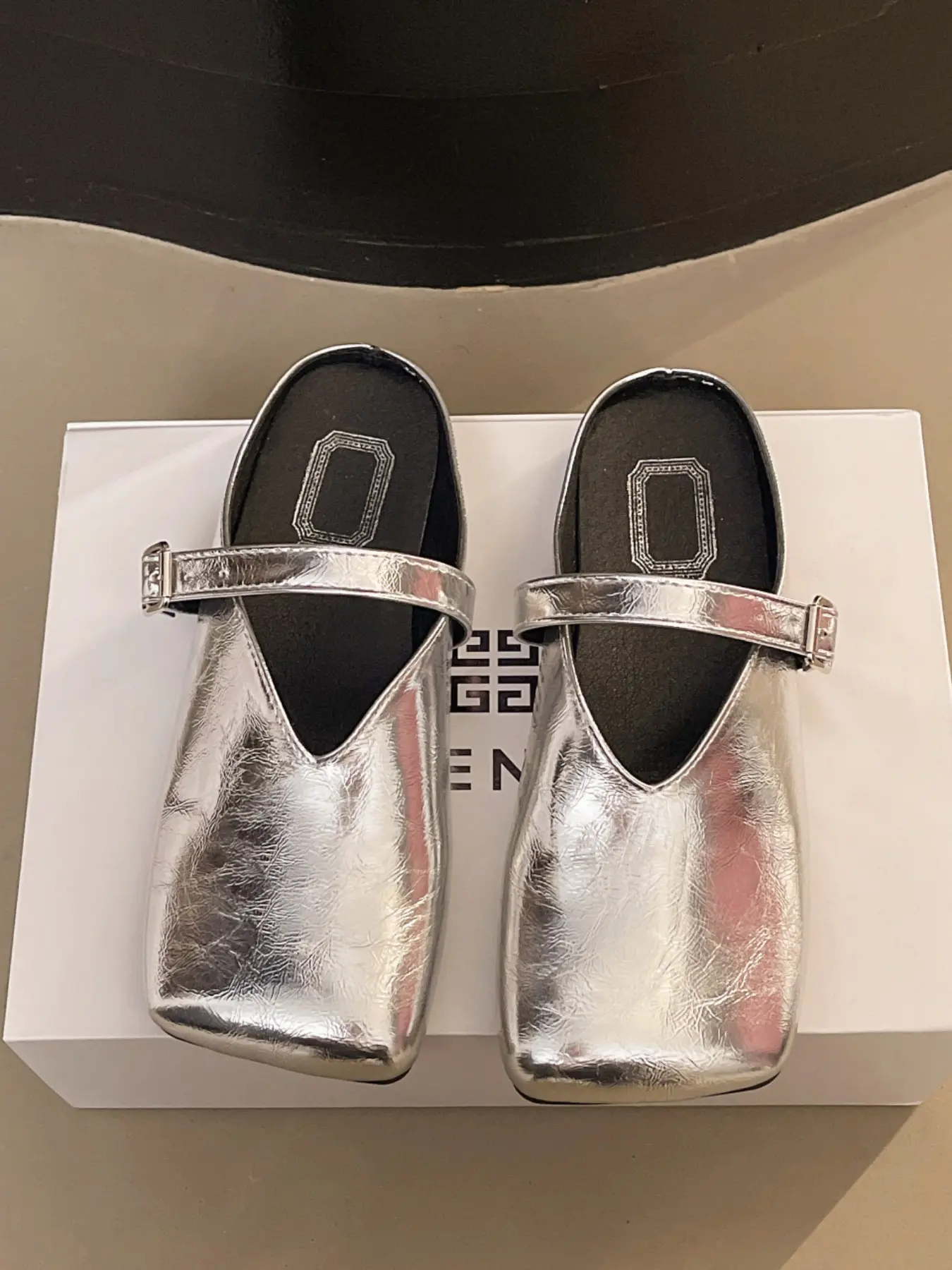 Women Crinkled Faux Leather Square Toe V-Cut Adjustable Buckle Single Strap Slip On Backless Flat Mules, Soft Cushioned Anti-Slip Slide Shoes, Daily Office Summer Casual Footwear, 3 Colors Off White Silver Black
