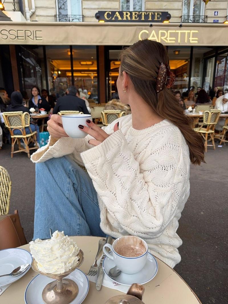 Women's Casual Round Neck Sweater, Long Sleeve Fitted Knit Top, Winter Fashion, Plain Color, Moderate Fabric Thickness, Knitwear