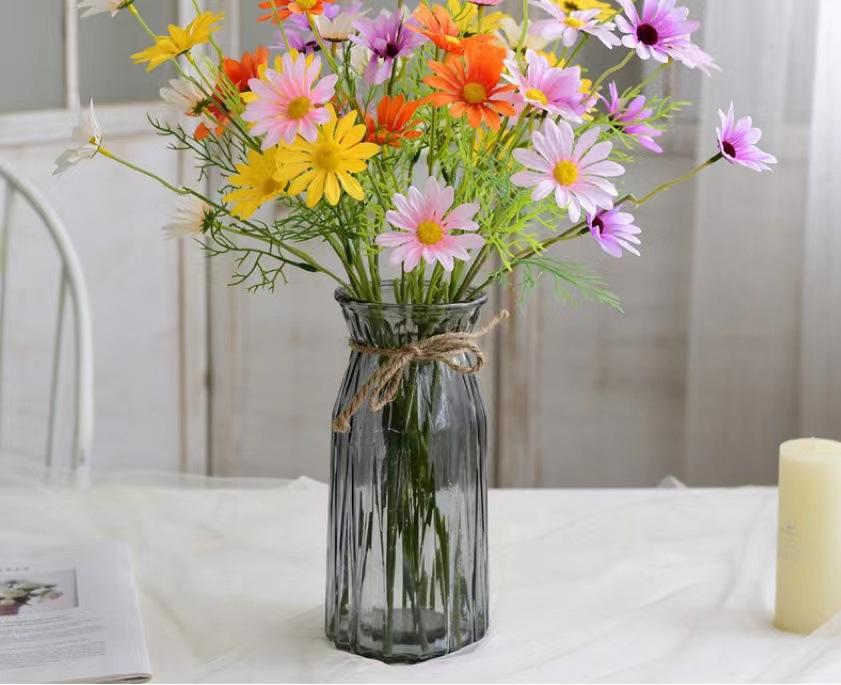 5 artificial daisies, chrysanthemums, and plastic flowers for home decoration, wholesale from the manufacturer