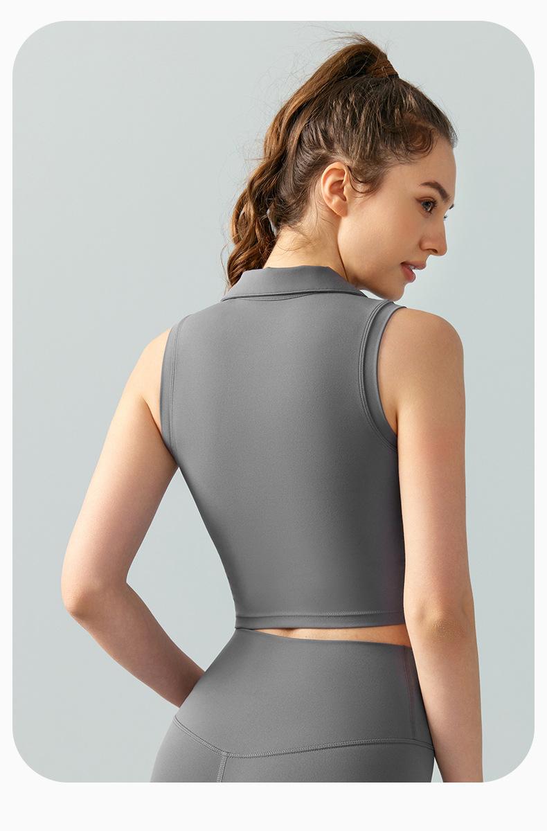 High-neck yoga top for women, sleeveless, slim-fit, breathable, suitable for outdoor running and fitness, sports vest with chest pads