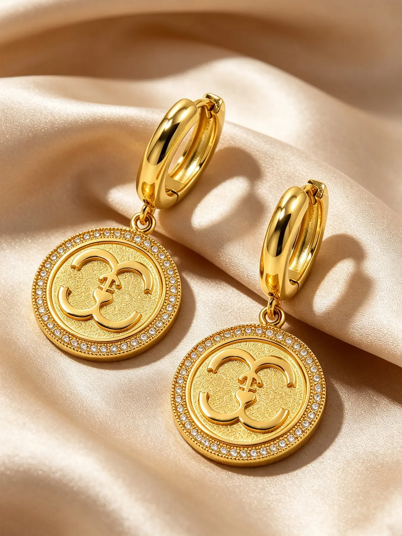 1 Pair Luxury Women Huggie Hoop Drop Earrings, Fashionable Huggie Earrings, Sparkly Zircon Edge Double C Round Coin Pendant Earringsm, Elegant Designer Style Daily Wear Jewelry Gift