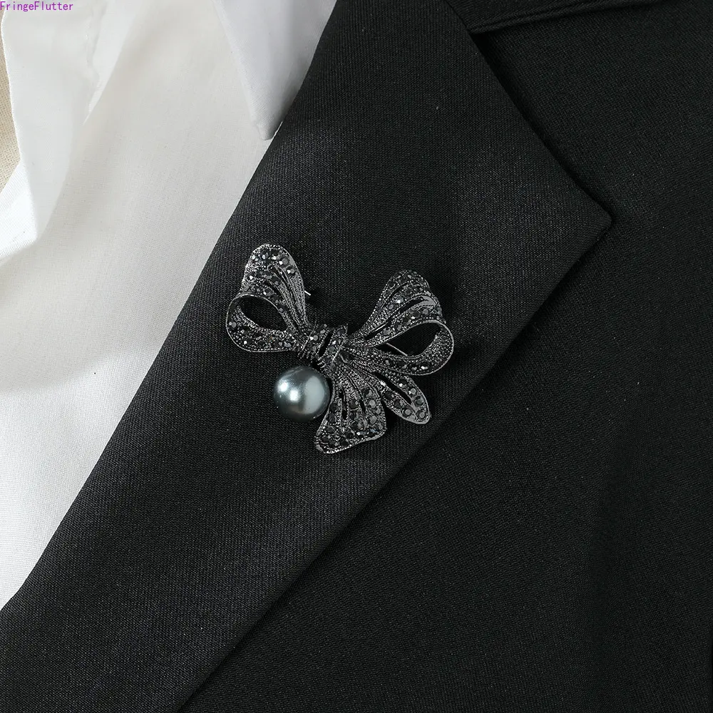 New Vintage Gunmetal Large Bow Brooch with Rhinestones & Pearl, Elegant Retro Statement Lapel Pin for Women, Distinctive Fashion Accessory for Dresses, Coats, Parties & Romantic Gift for Beloved